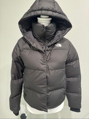 The North Face Women's Hooded Puffer Jacket in Black